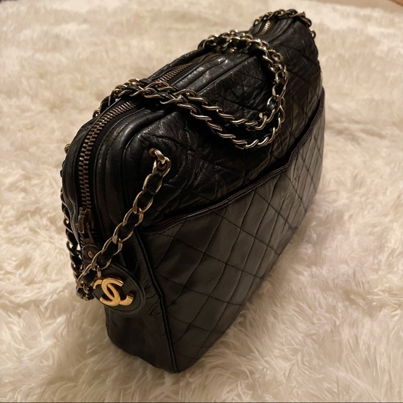 CHANEL Handbags - CHANEL🌟Quilted Camera Bag with Large CC Zipper Pull - RARE